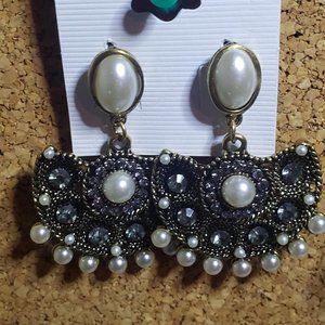 Grey Rhinestones With Pearl Look Dangle Earrings